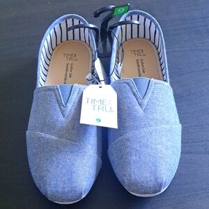 TIME AND TRU size 9 comfy women's shoes NWT